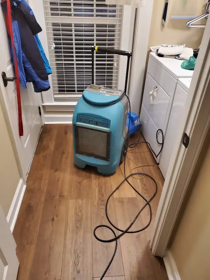 Commercial dehumidifier deployed for Flood Damage Cleanup in Tehachapi